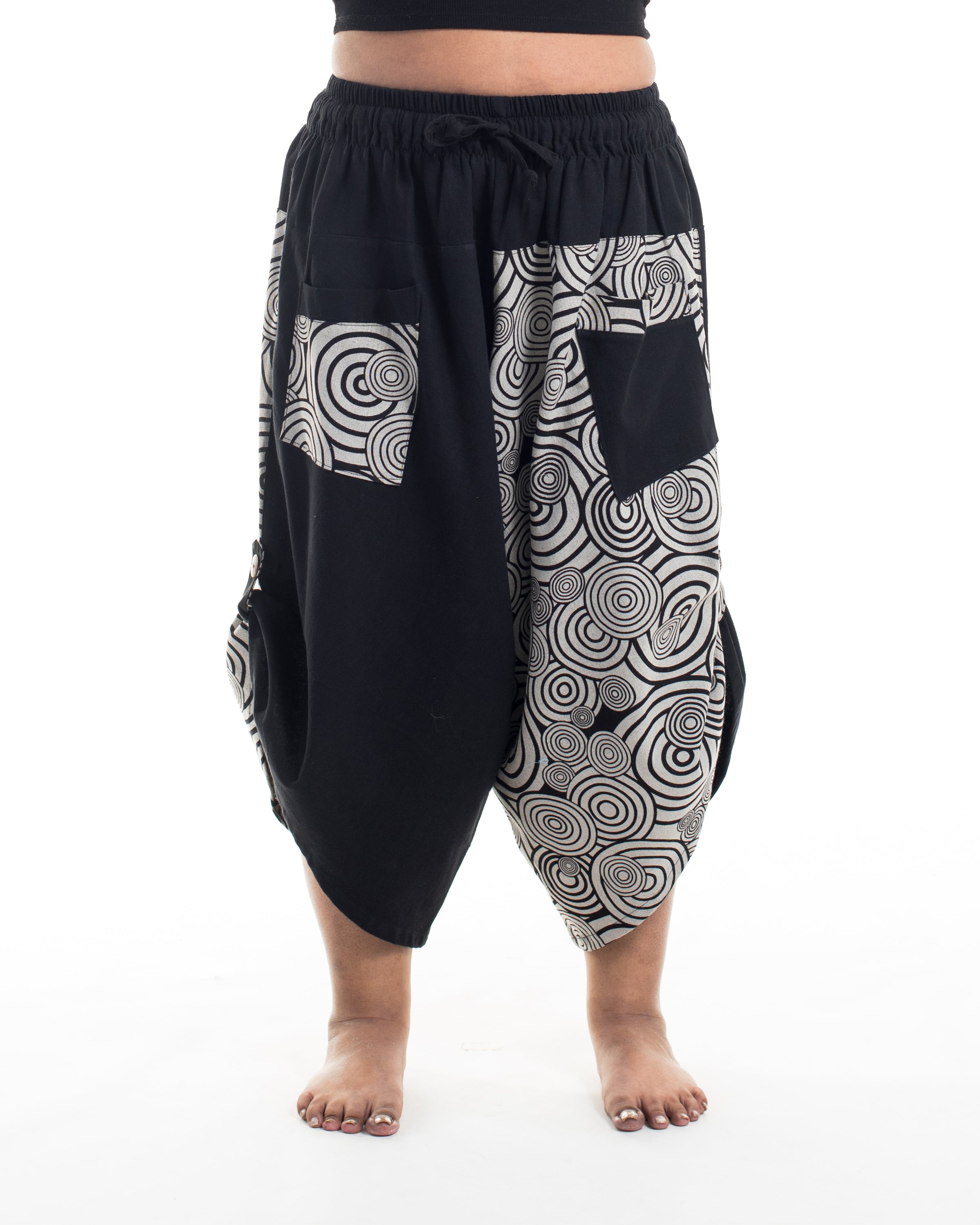 Plus Size Two Tone Swirls Prints Women's Three Quarter Pants in Black