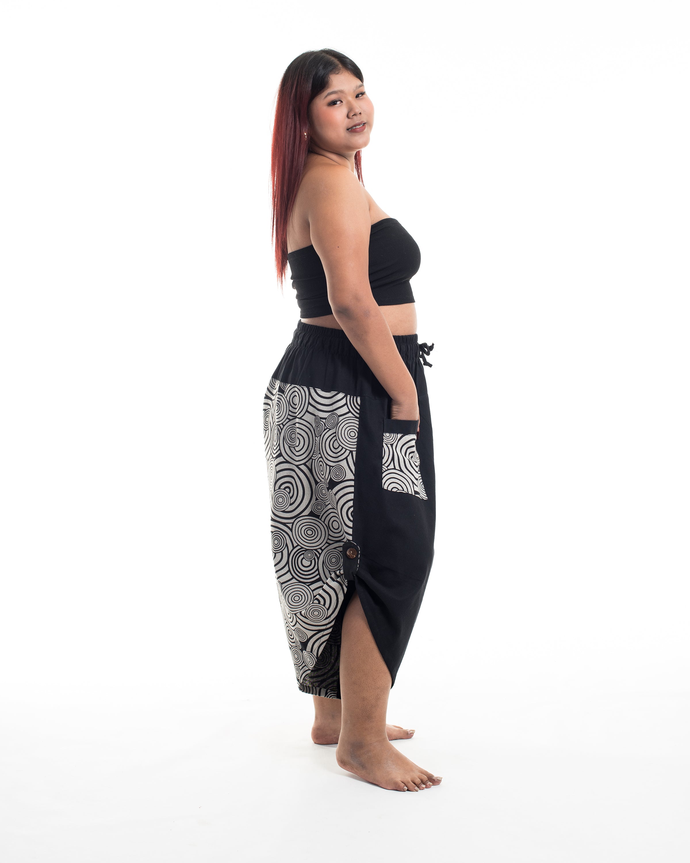 Plus Size Two Tone Swirls Prints Women's Three Quarter Pants in Black