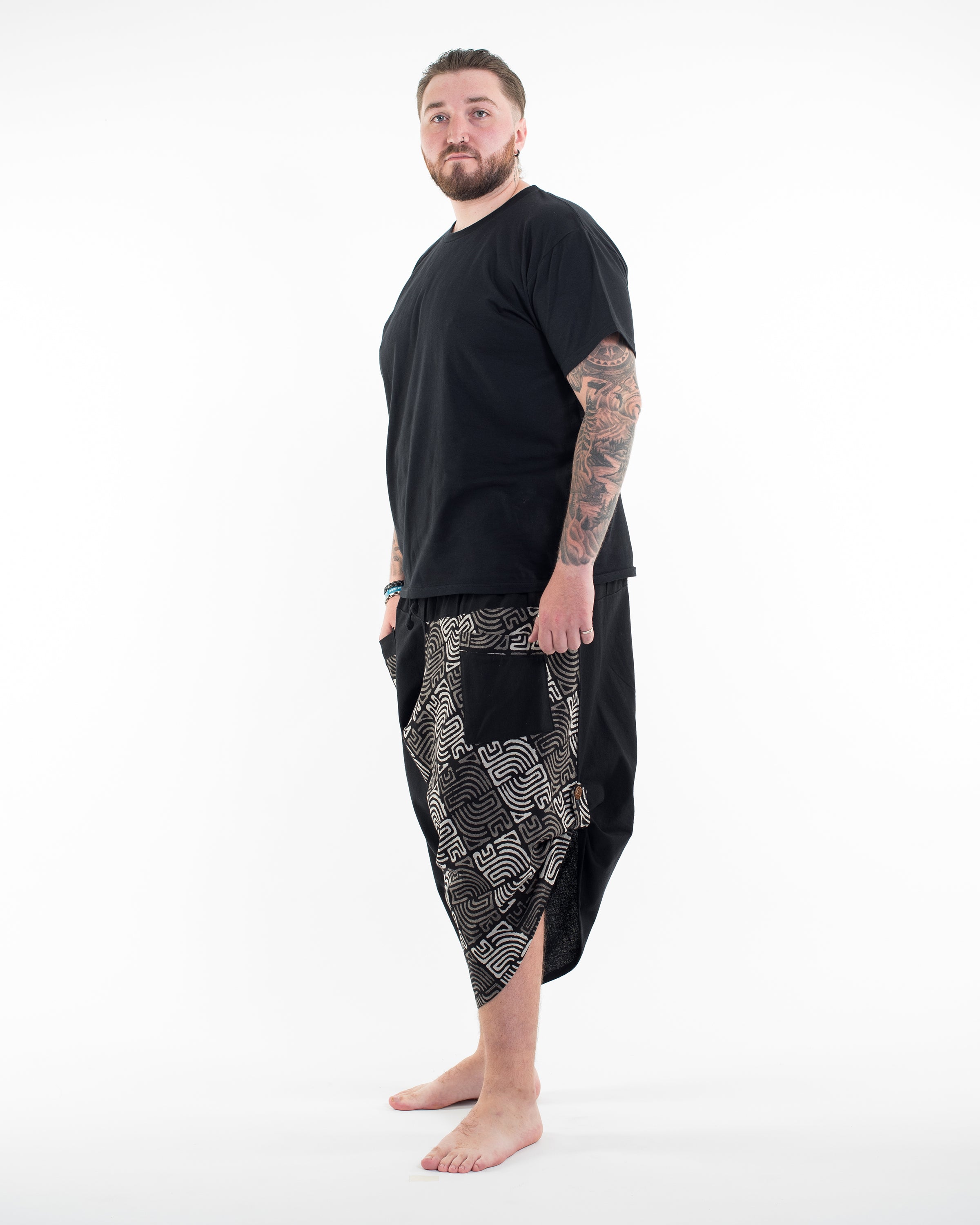 Plus Size Two Tone Maze Prints Men's Three Quarter Pants in Black