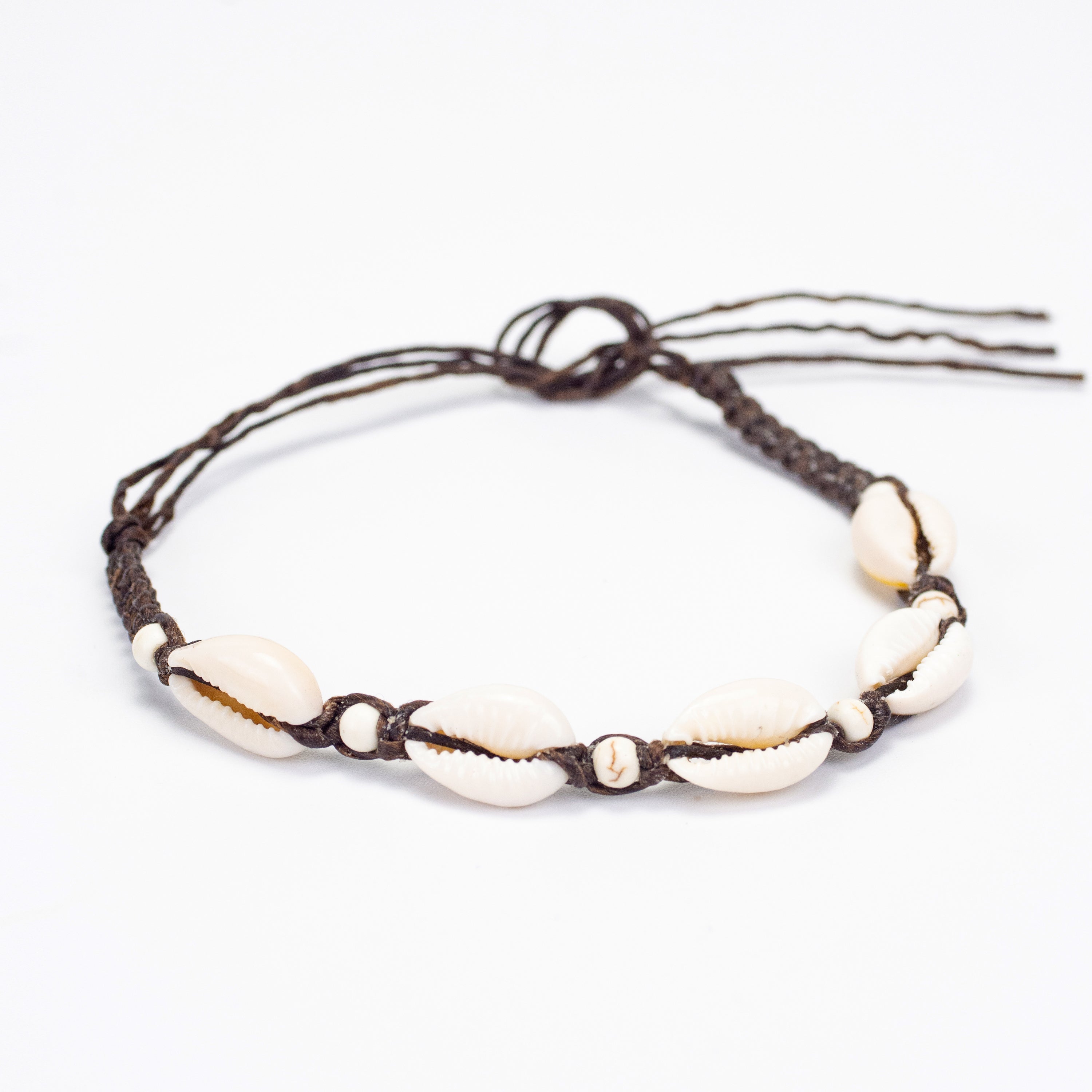 Sea Shells and White Beads Bracelet in Brown