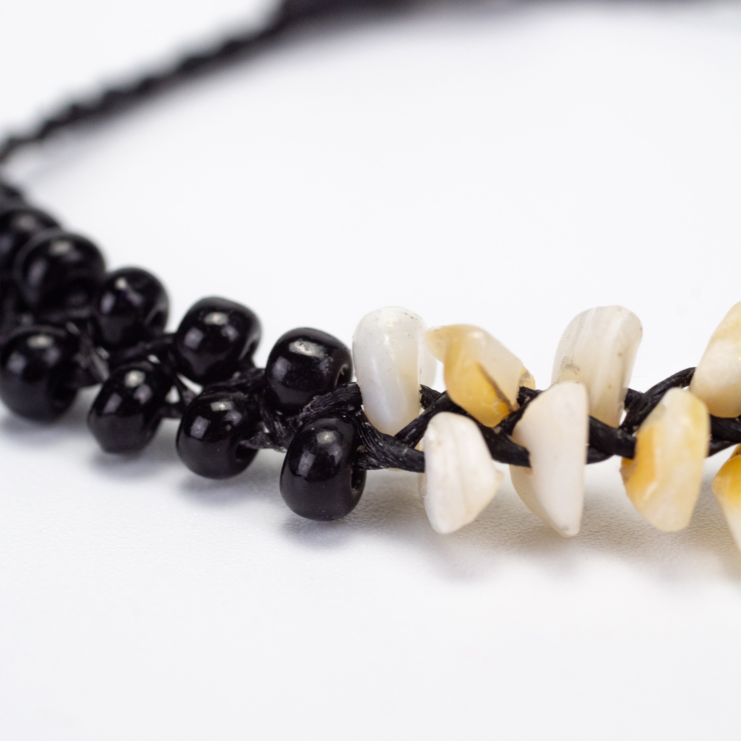 White Agate Stones and Black Beads Bracelet in Black