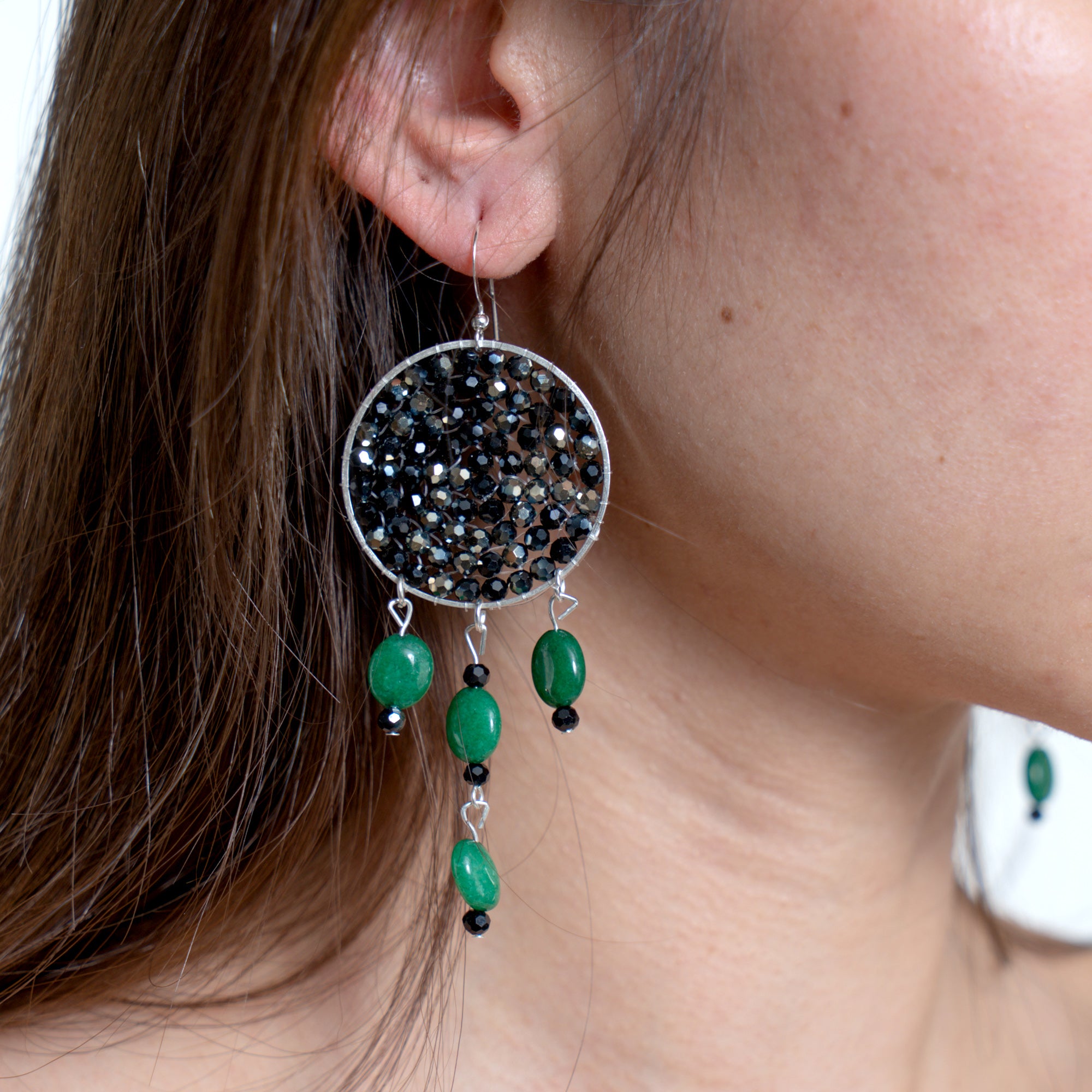 Circle Beaded Stones Earrings in Black