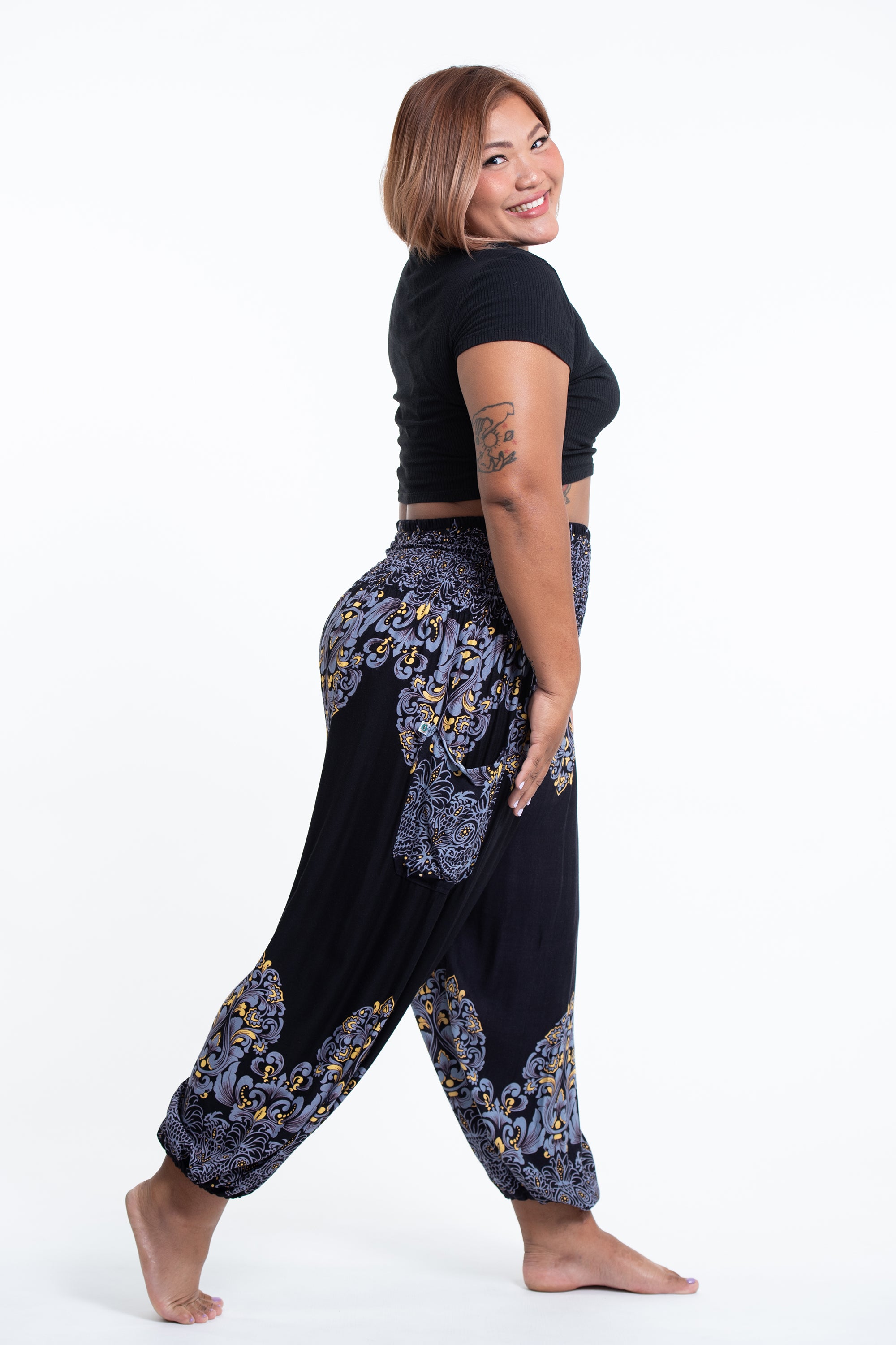 Plus Size Floral Vines Women's Harem Pants in Black
