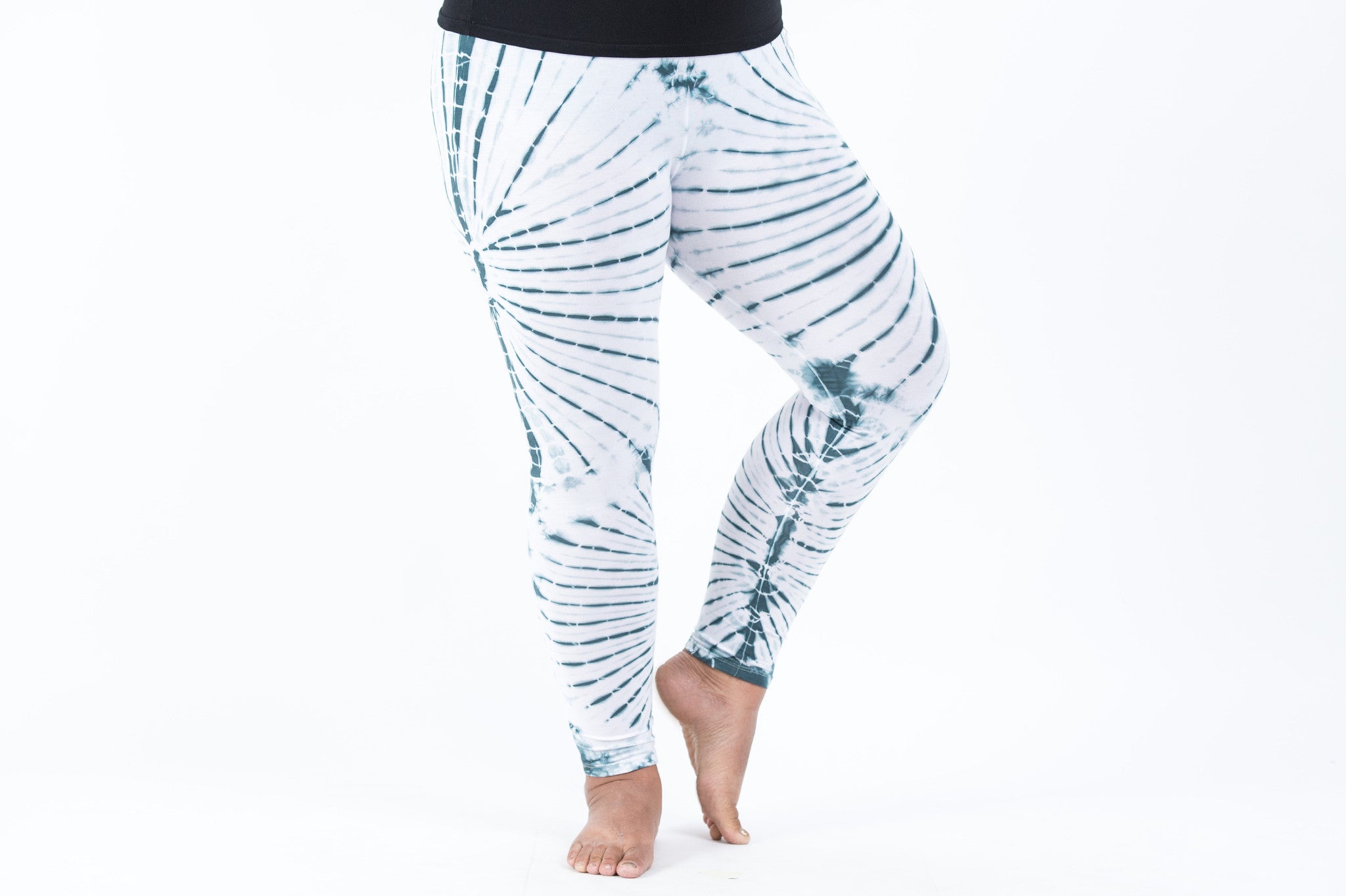 PLUS SIZE Tie Dye Leggings in White Black