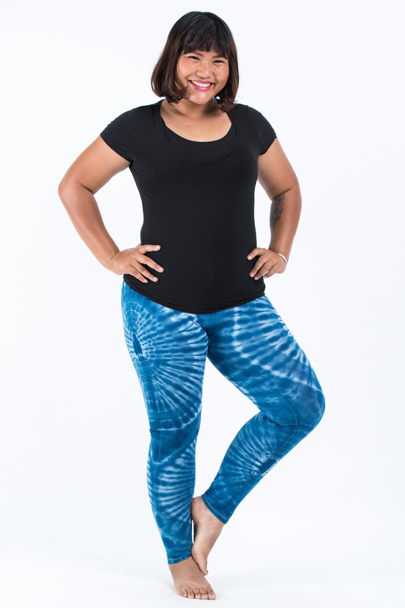 PLUS SIZE Tie Dye Leggings in White Blue