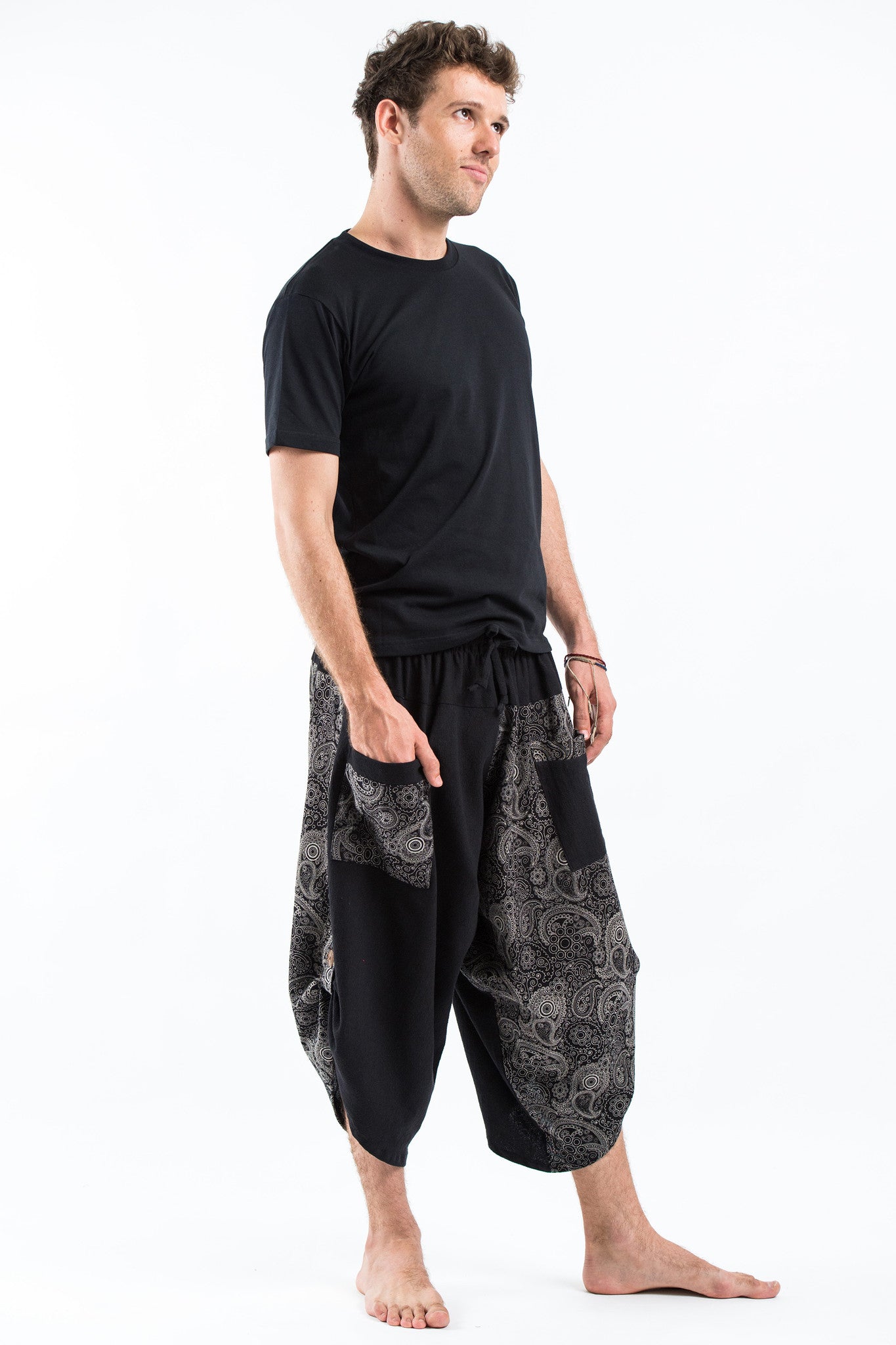 Two Tone Paisley Prints Men's Three Quarter Pants in Black