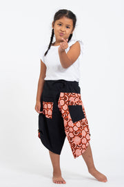 Two Tone Spirals Prints Kids Three Quarter Pants in Black