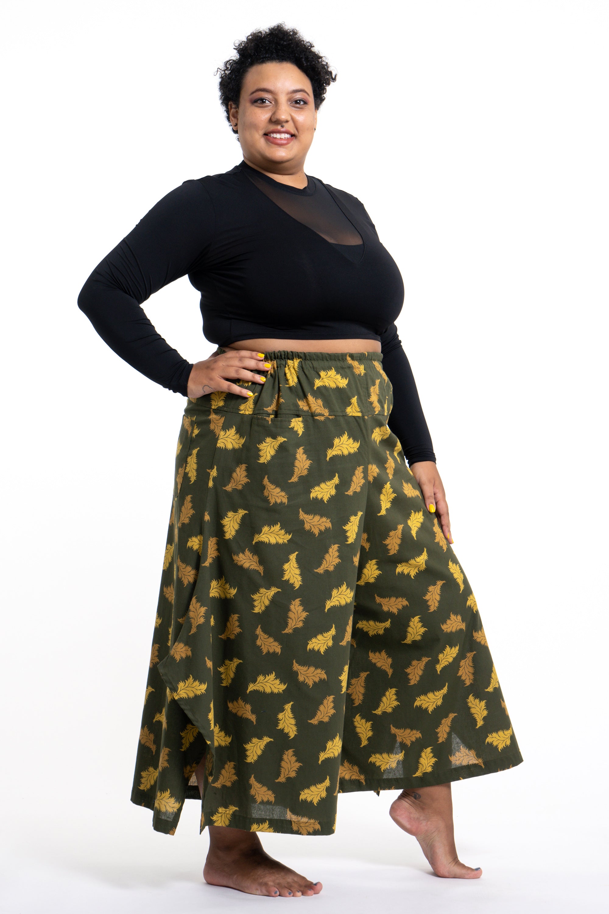 Plus Size Leaves Women's Cotton Palazzo Pants in Green