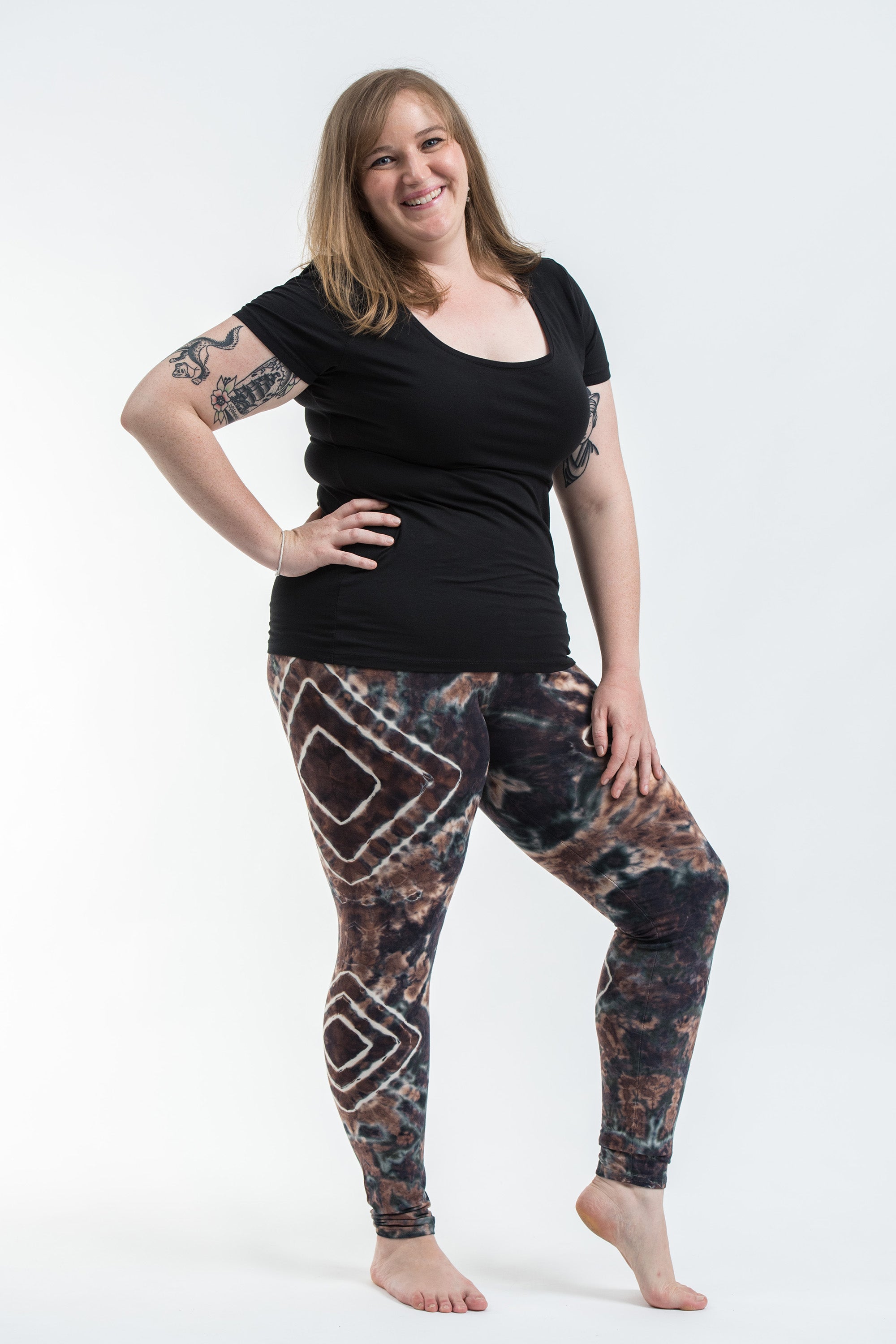 Plus Size Diamond Tie Dye Cotton Leggings in Tan