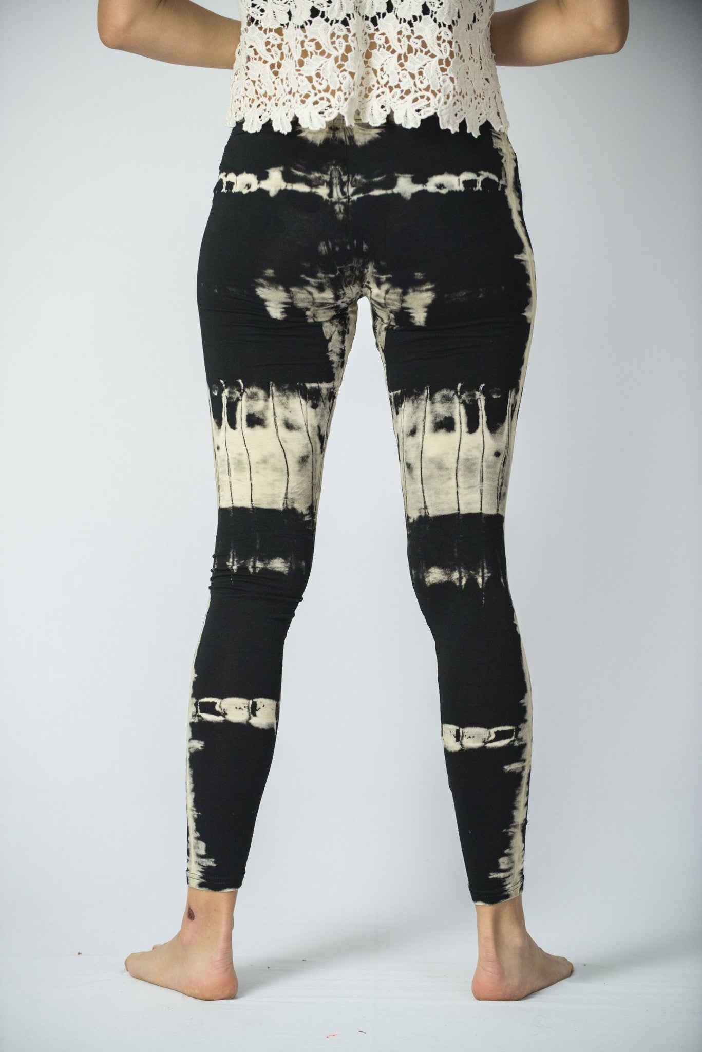 Patch Dye Tie Dye Cotton Leggings in Black/White