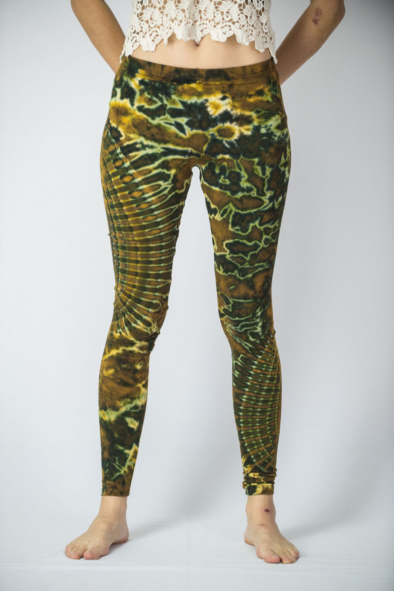 Oval Swirls Tie Dye Cotton Leggings in Green