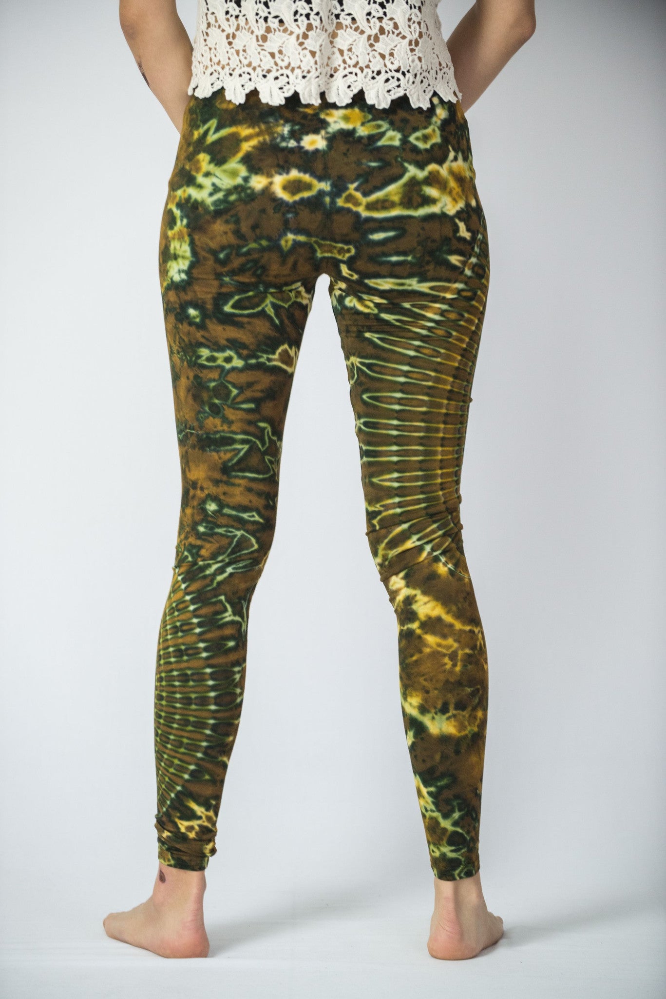 Oval Swirls Tie Dye Cotton Leggings in Green