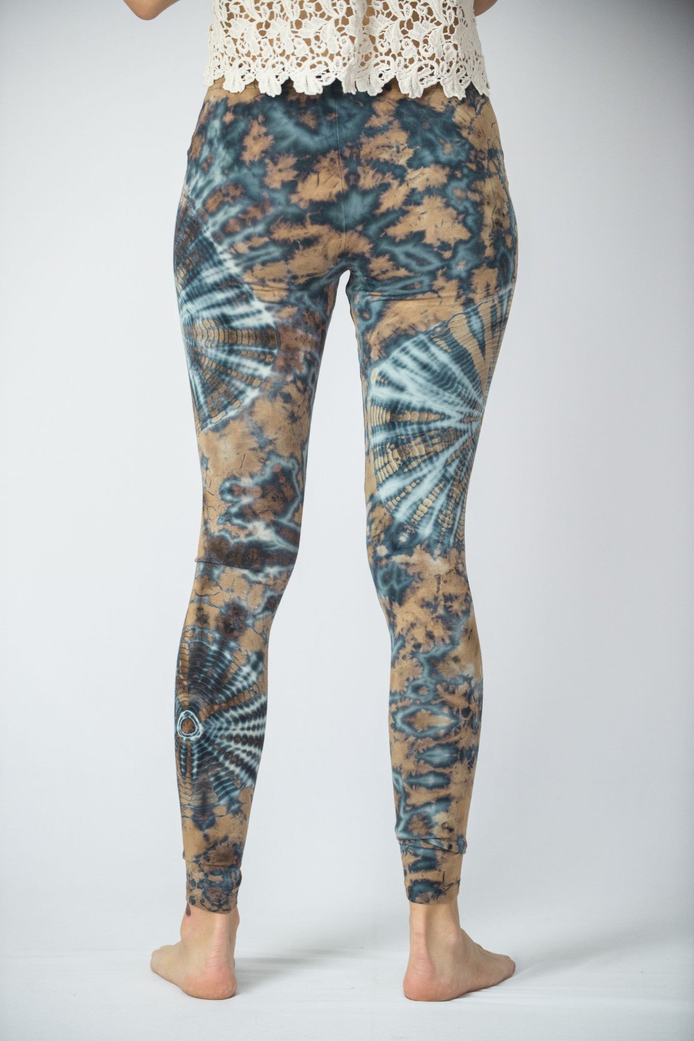 Swirls Tie Dye Cotton Leggings in Tan