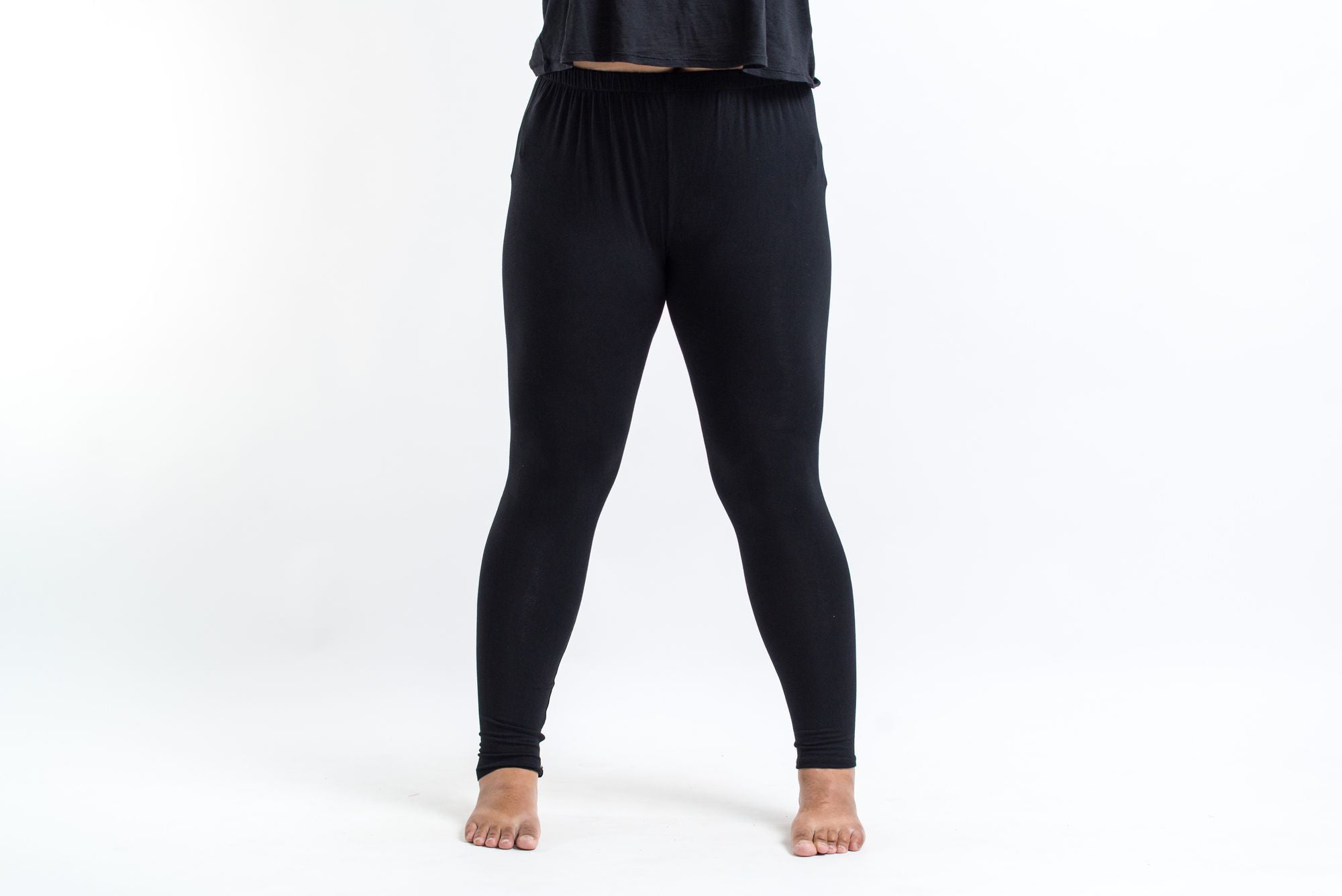 PLUS SIZE Solid Color Leggings in Black