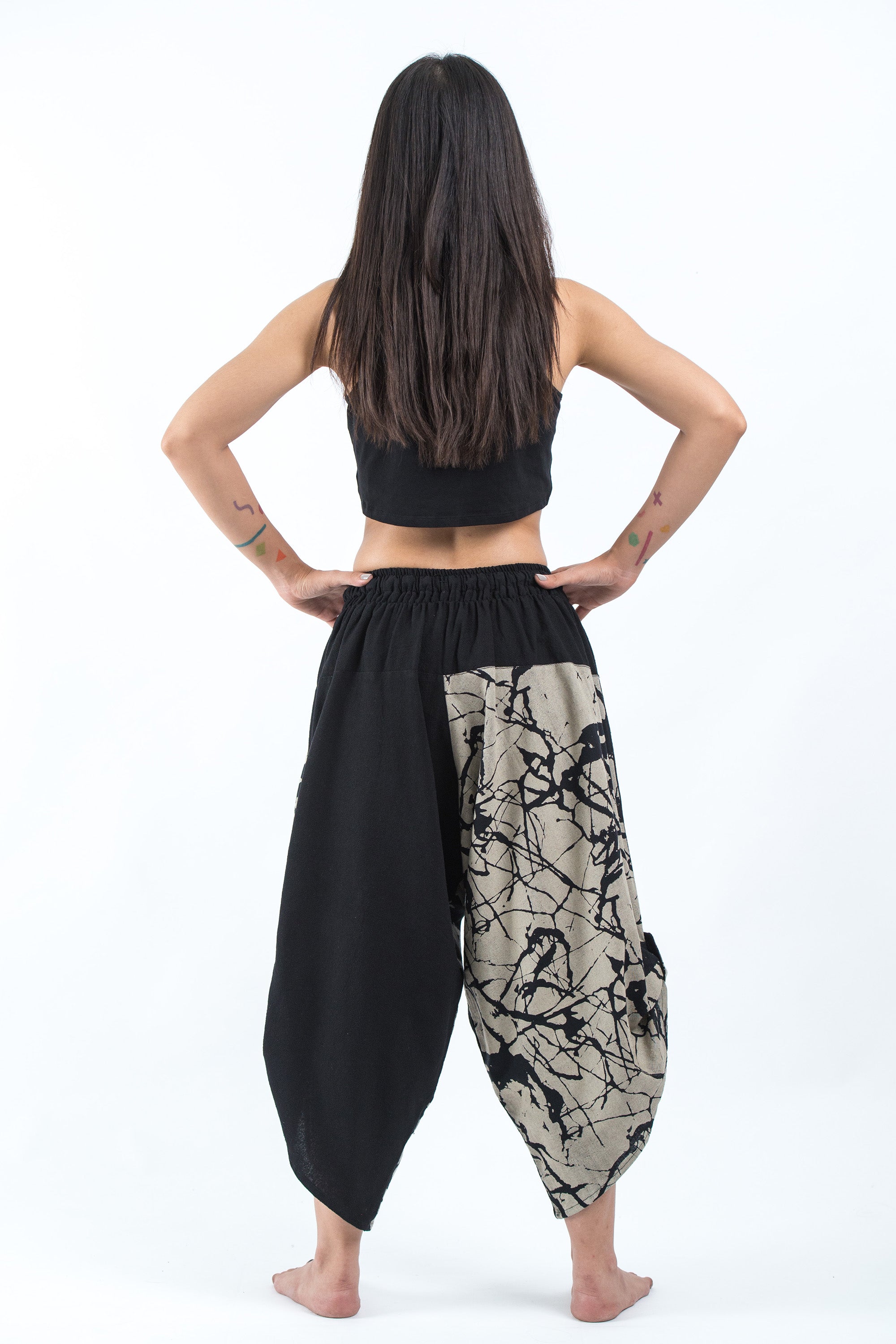 Two Tone Shatters Print Women's Three Quarter Pants in Black