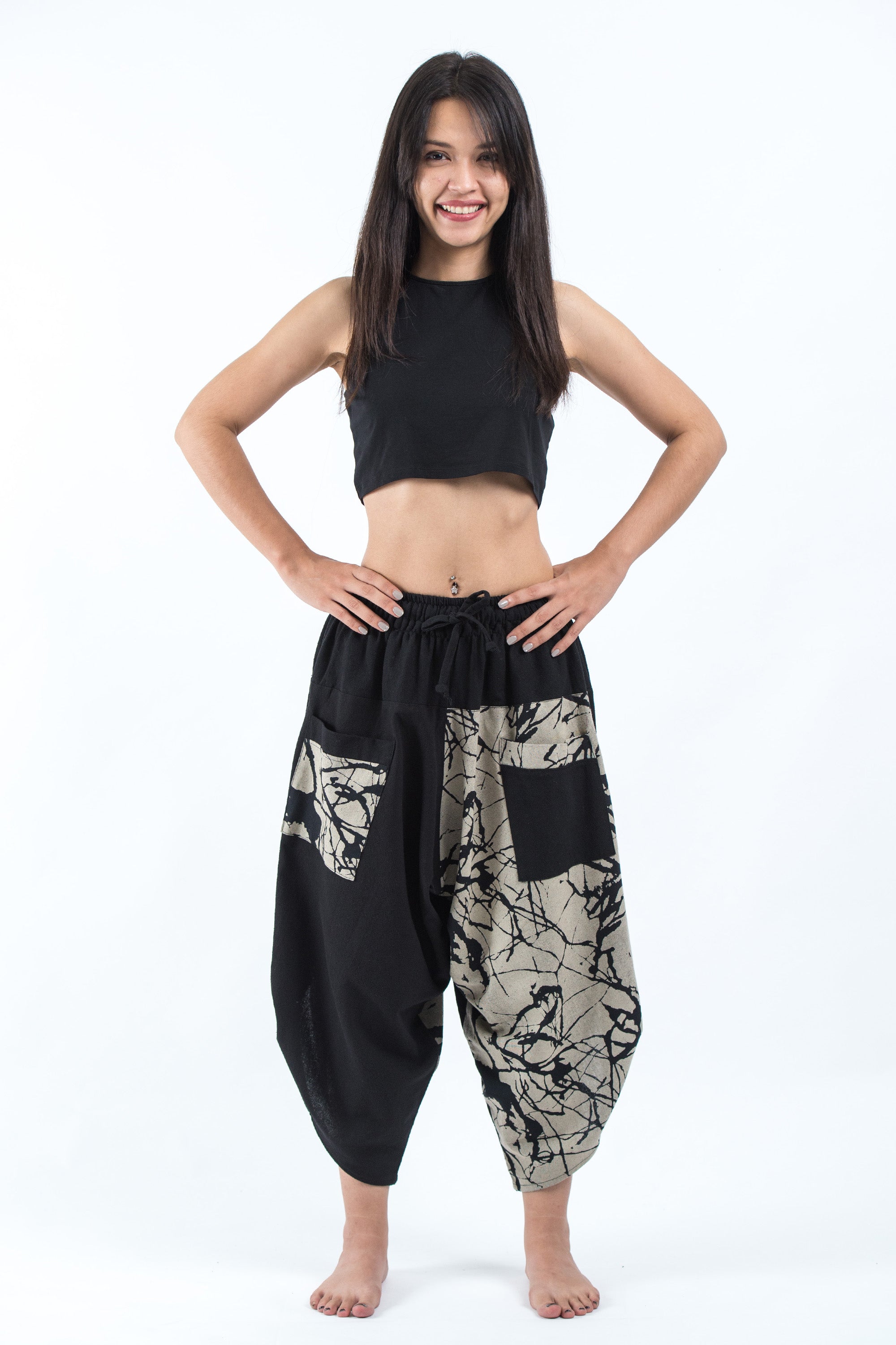 Two Tone Shatters Print Women's Three Quarter Pants in Black