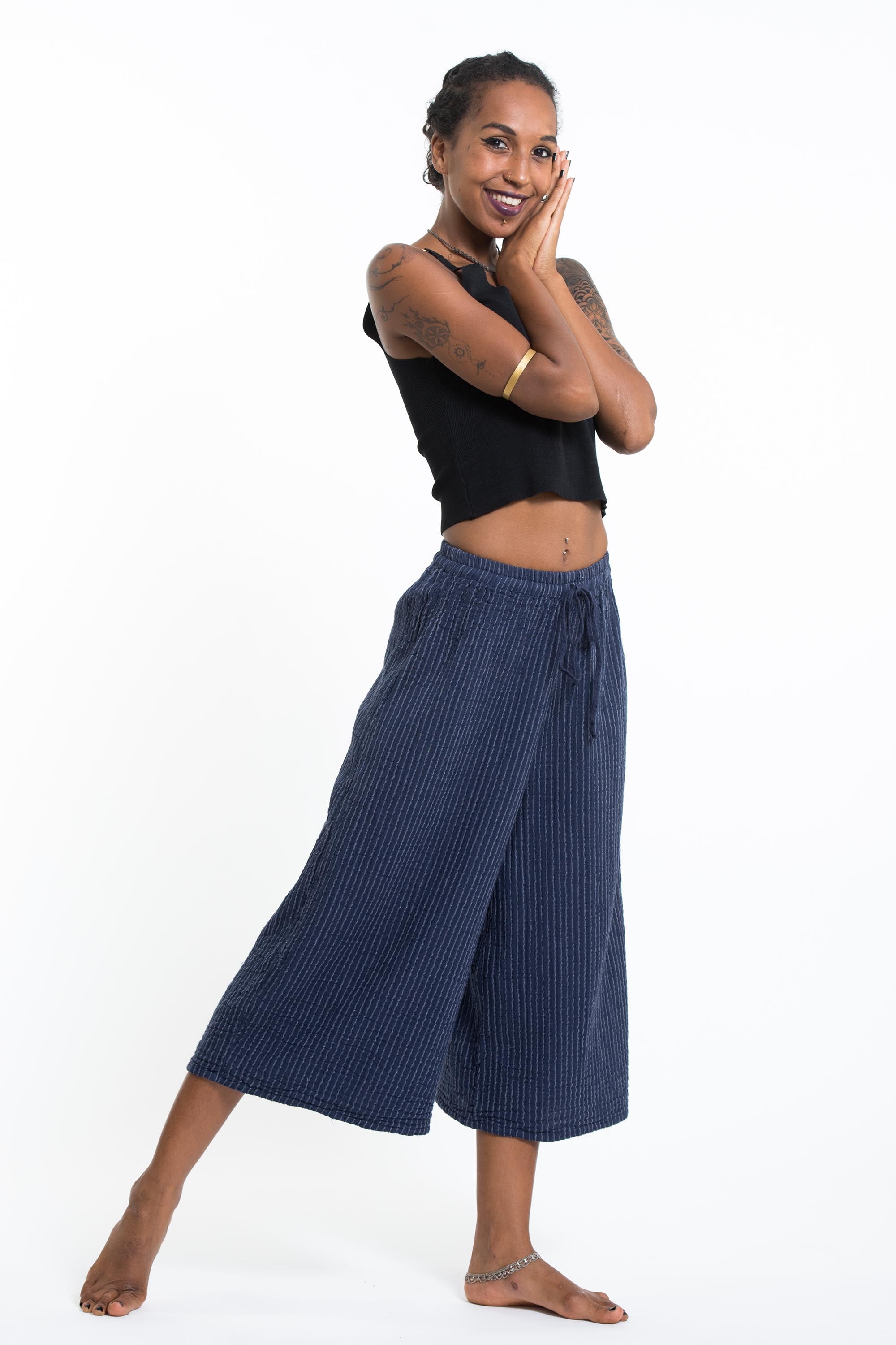 Women's Crinkled Cotton Cropped Pants in Navy
