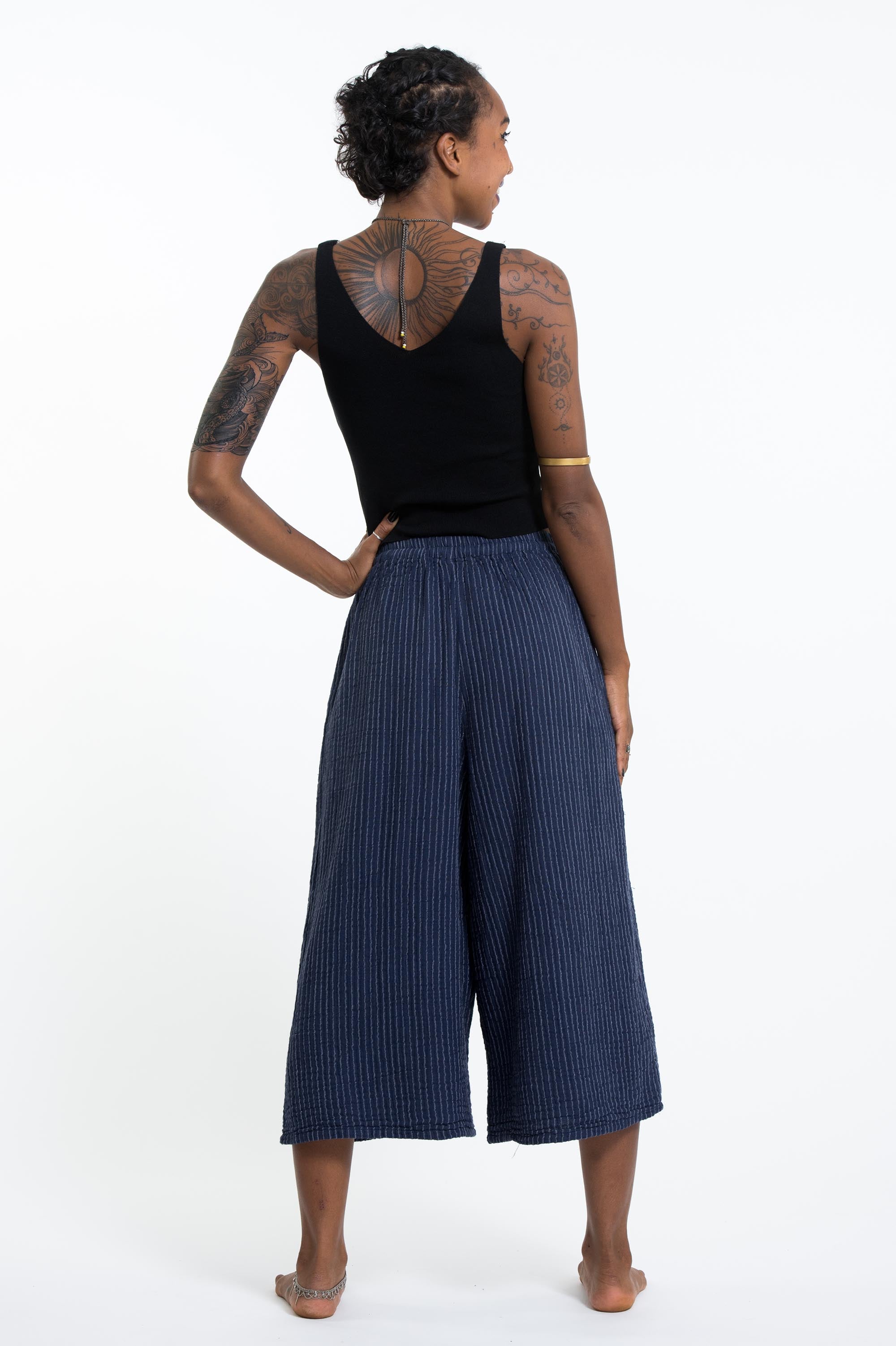 Women's Crinkled Cotton Cropped Pants in Navy
