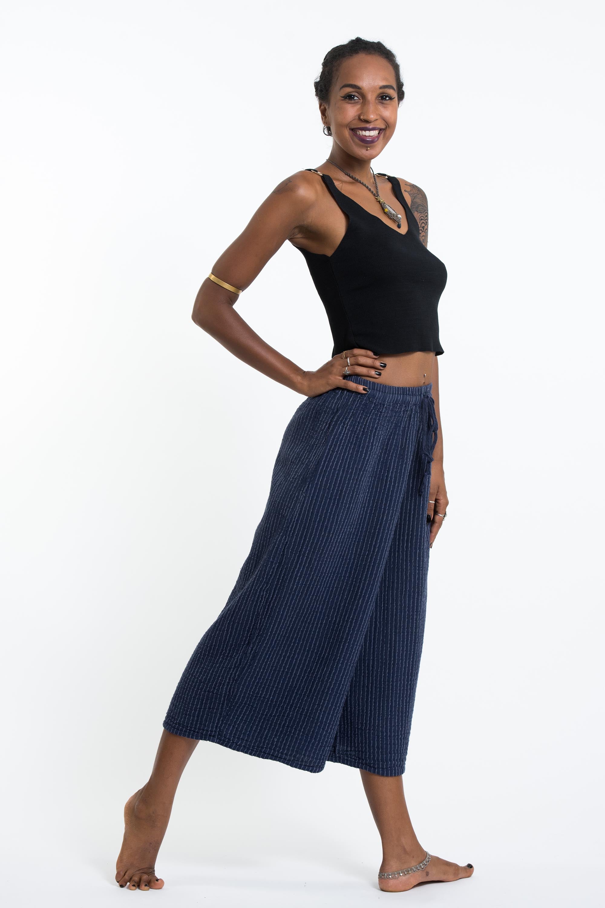 Women's Crinkled Cotton Cropped Pants in Navy