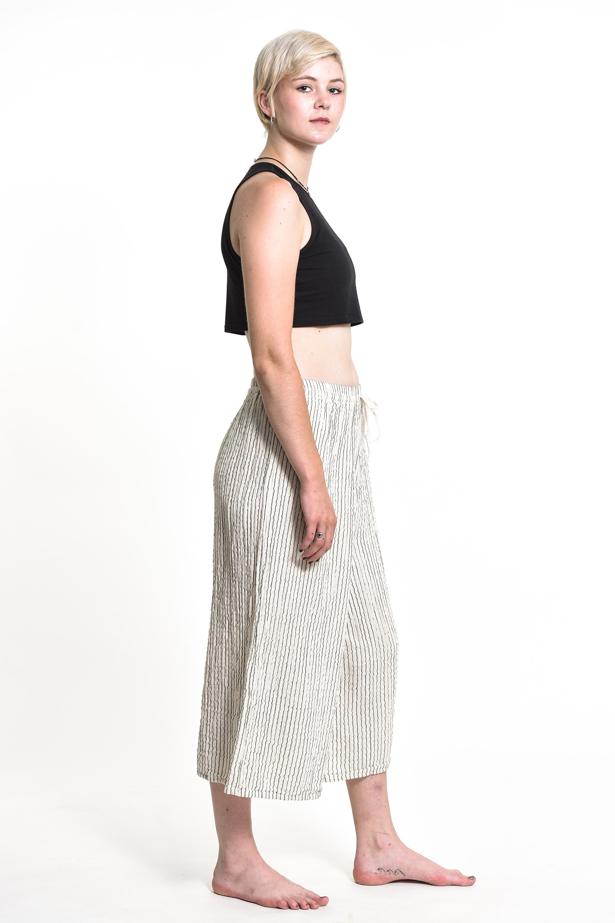 Women's Crinkled Cotton Cropped Pants in White